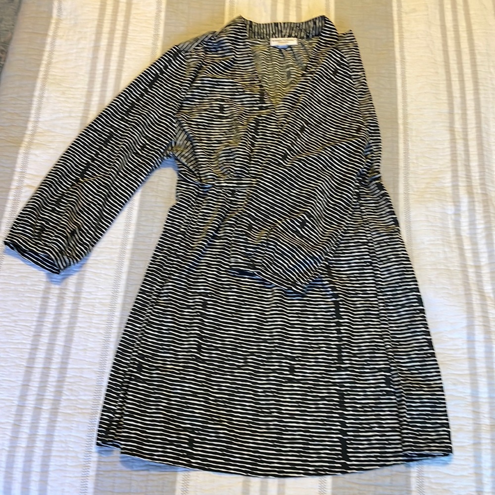 Liz Lange Maternity L shirt